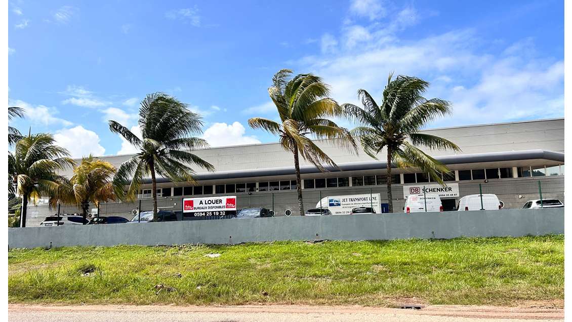 A louer bureaux 340m² à Cayenne Dégrad des Cannes