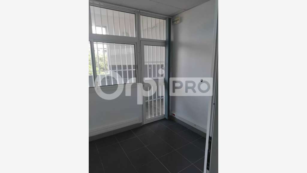 A louer bureaux de 63m² à Cayenne