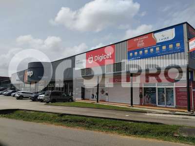 A louer local aménagé 380m² zone Collery à Cayenne