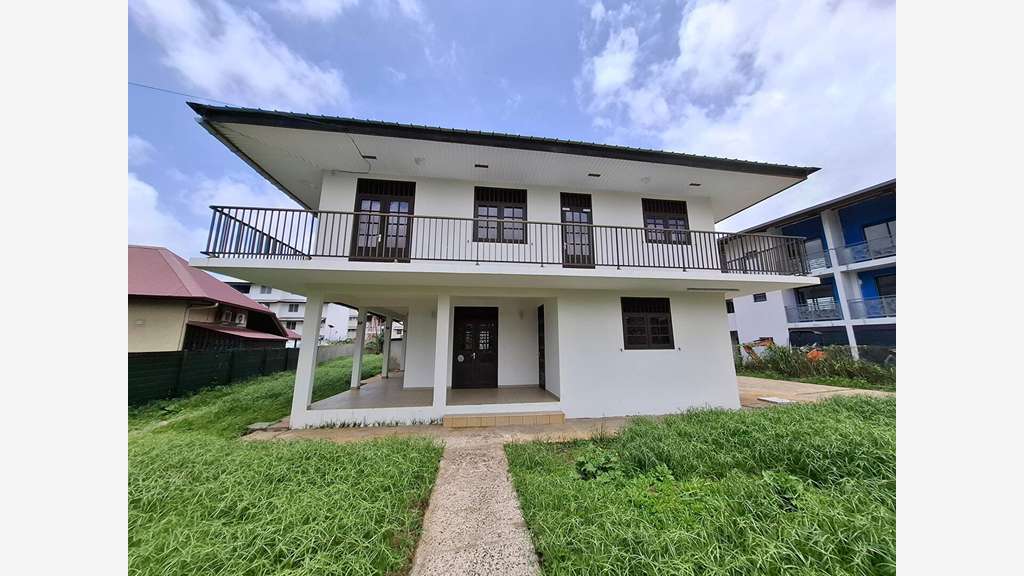 A louer bureaux de 150m² ZAC Hibiscus à Cayenne