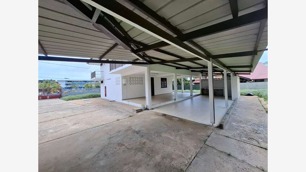 A louer bureaux de 150m² ZAC Hibiscus à Cayenne