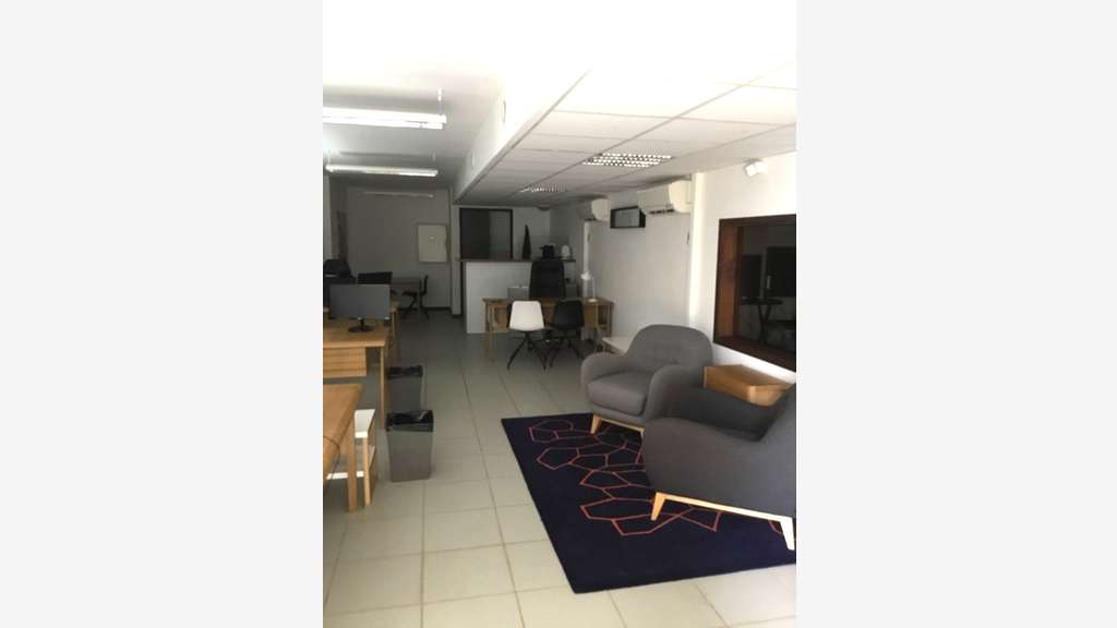 A louer bureau 80m² proche de la place Schoelcher