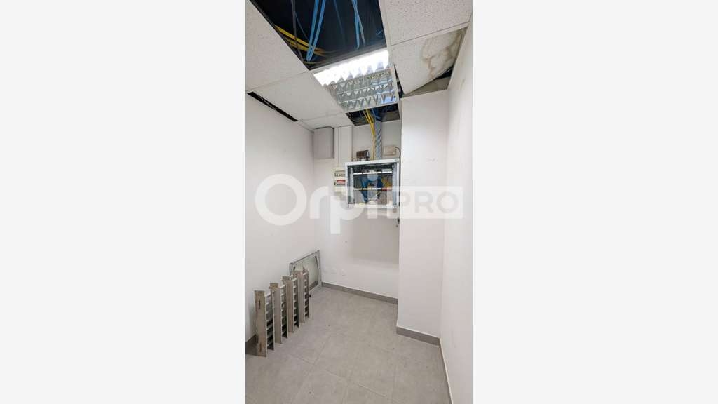 Bureau de 144m² à louer en angle à Cayenne