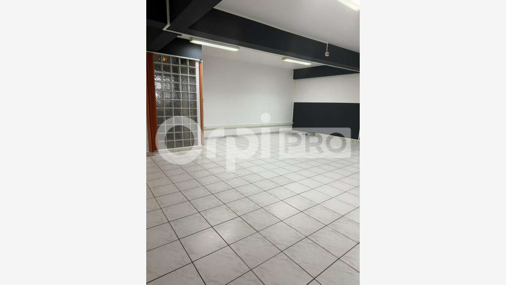Plateau de bureaux 270m² R+1 à louer à Cayenne
