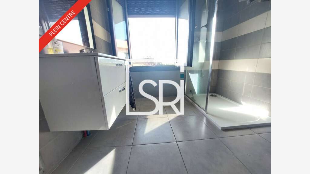 Bureaux 88m² à louer en zone d'activité à Cébazat