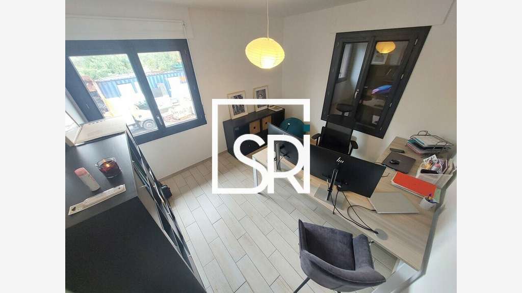 Bureaux 90m² R+1 à louer à Cébazat