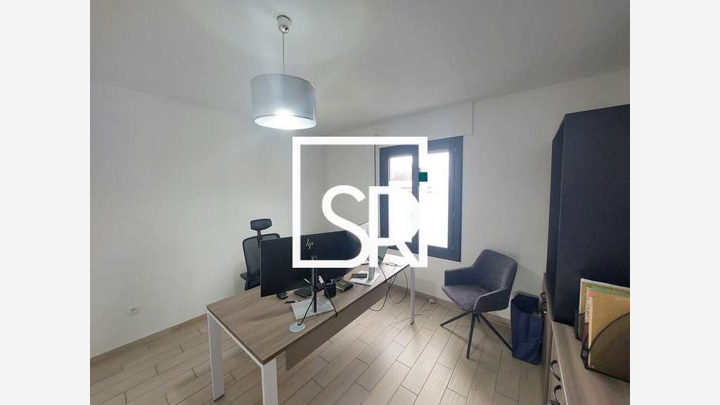Bureaux 90m² R+1 à louer à Cébazat