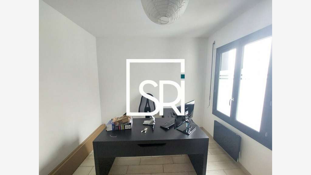 Bureaux 90m² R+1 à louer à Cébazat