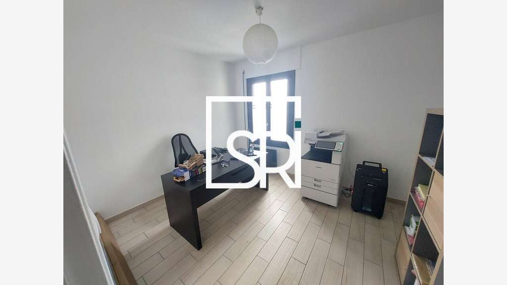 Bureaux 90m² R+1 à louer à Cébazat