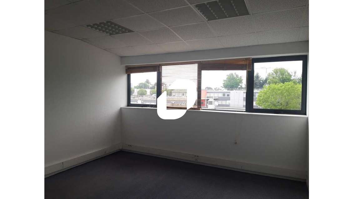 A louer Bureaux 172m² Cenon