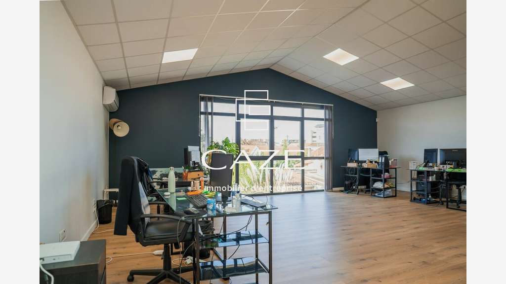 A louer immeuble indépendant de bureaux à Cenon