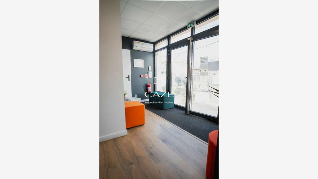 A louer immeuble indépendant de bureaux à Cenon
