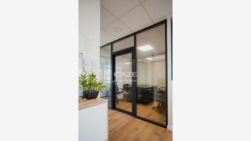 A louer immeuble indépendant de bureaux à Cenon