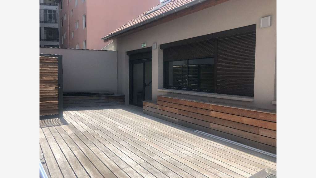 A louer bureaux centre d'affaires 74 Annecy GHare