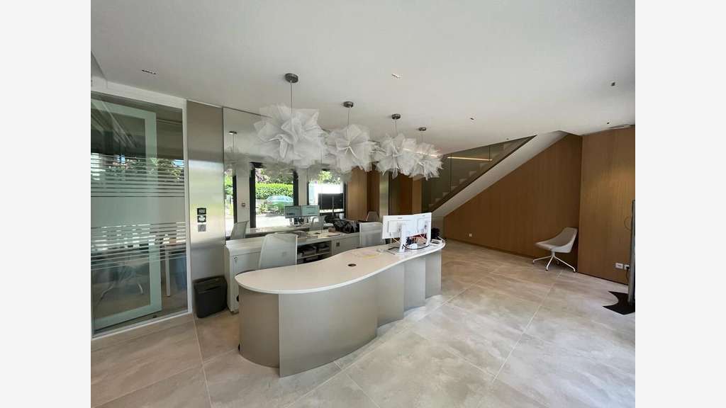 A louer bureaux centre d'affaires 74 Annecy GHare