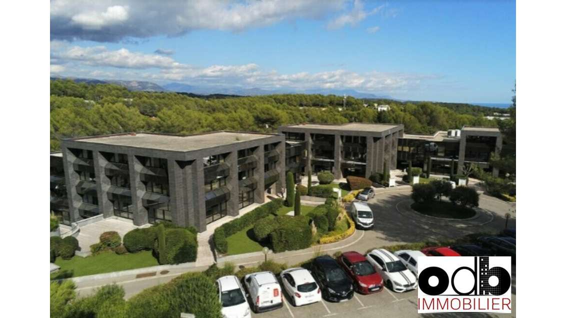 A louer bureaux 93m² centre Sophia gare routiere