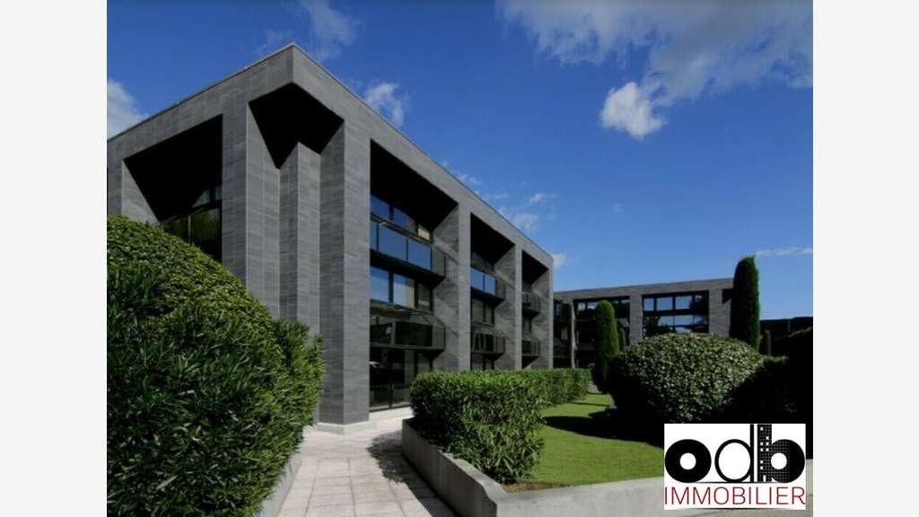 A louer bureaux 93m² centre Sophia gare routiere