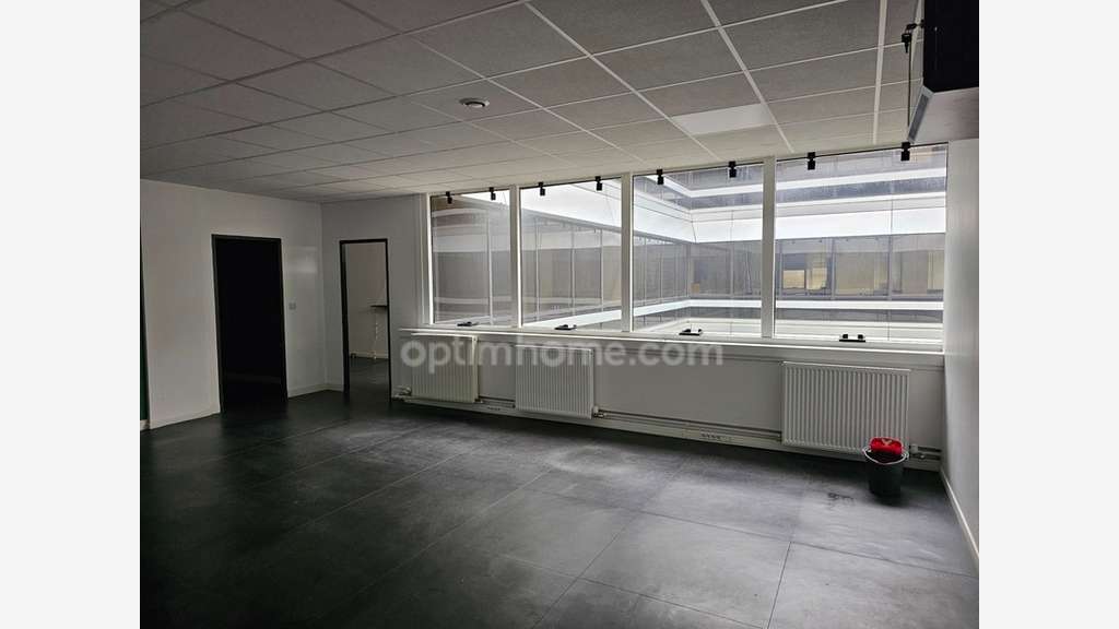 Bureau 70m² en étage à louer à Cergy Préfecture