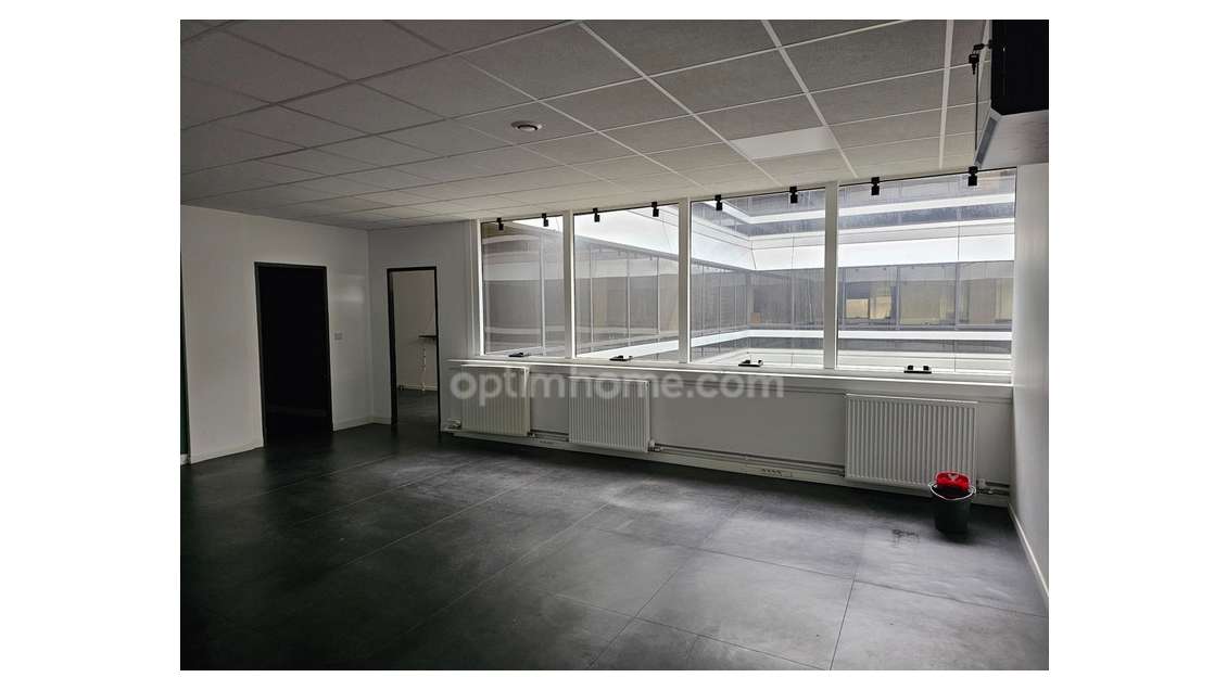 Bureau 70m² en étage à louer à Cergy Préfecture