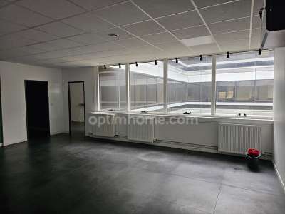 Bureau 70m² en étage à louer à Cergy Préfecture