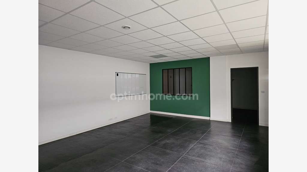 Bureau 70m² en étage à louer à Cergy Préfecture