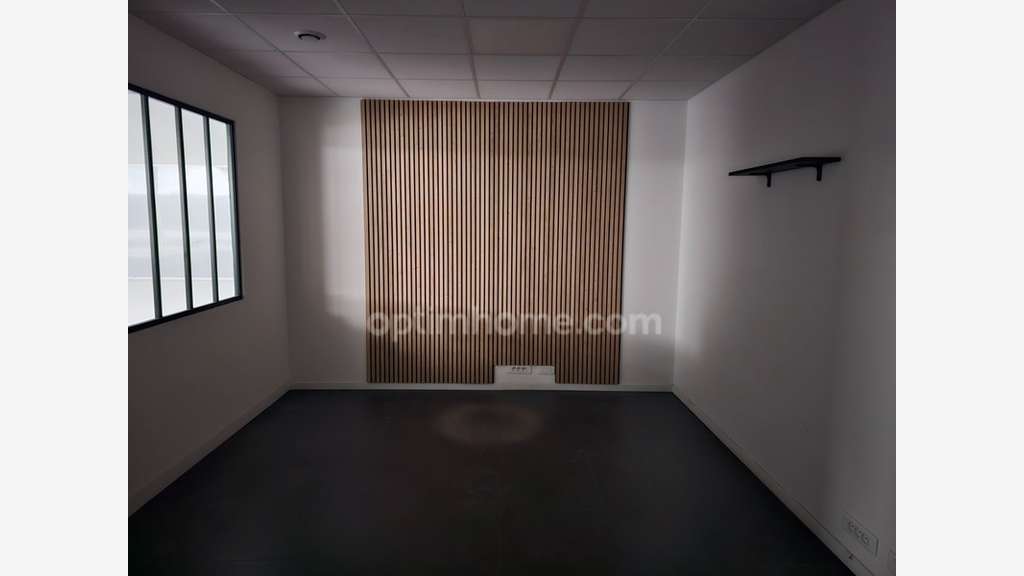 Bureau 70m² en étage à louer à Cergy Préfecture