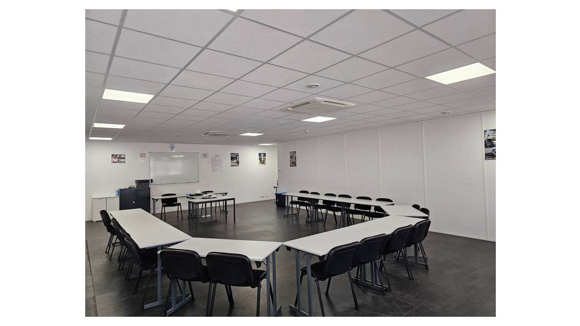 Bureau 115m² en étage avec ascenseur à Cergy