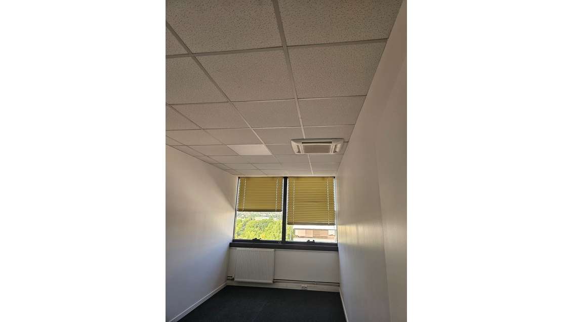 Bureau 12m² parfait état à louer Cergy Préfecture