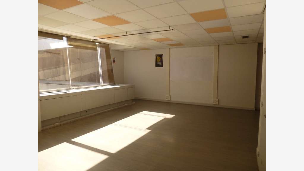 Bureau 51m² en étage à louer à Cergy Préfecture