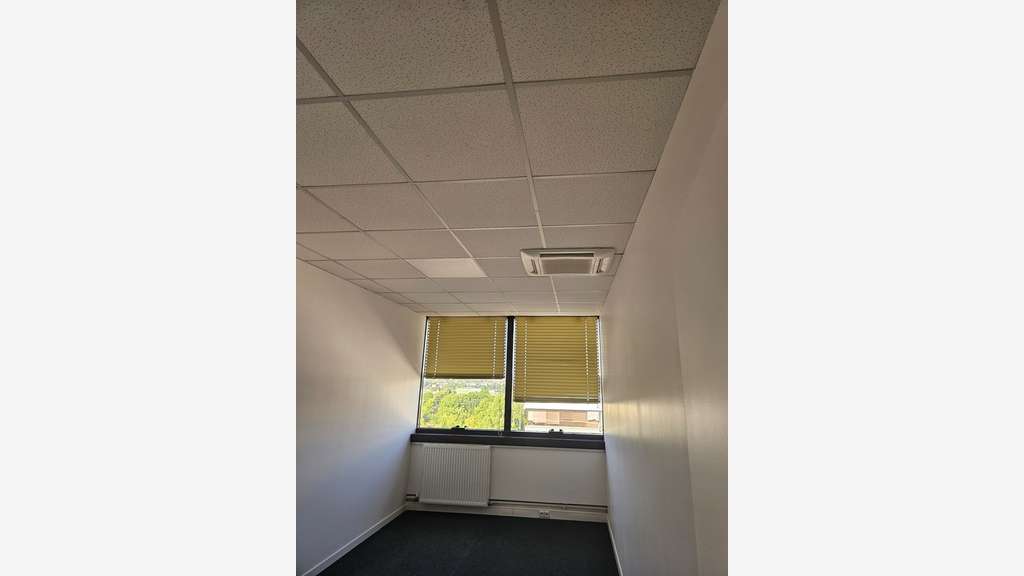 Bureau de 12m² à louer à Cergy Préfecture