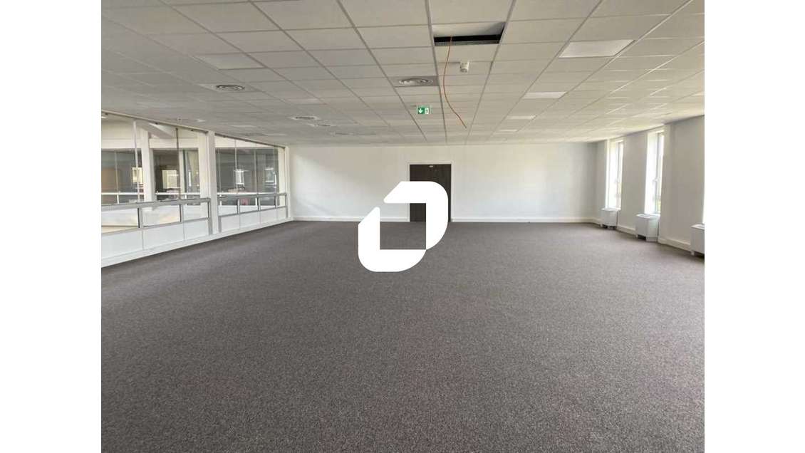 A louer Bureaux 600m² Cergy