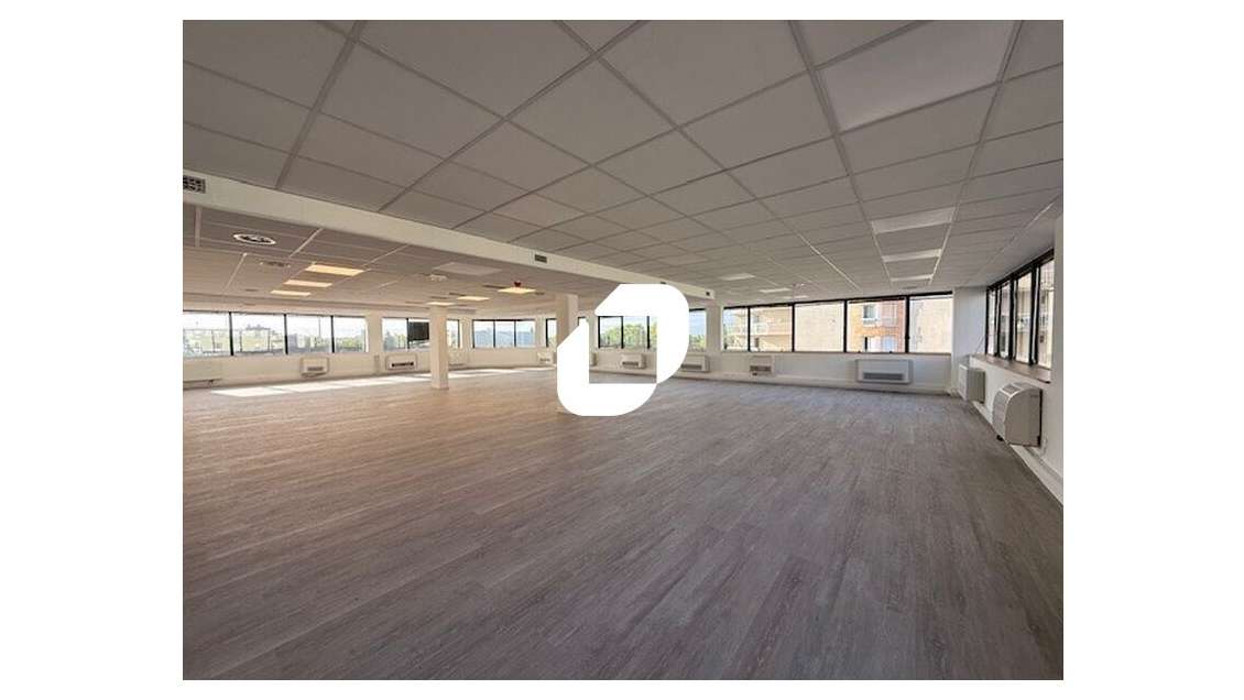 A louer Bureaux 678m² Cergy