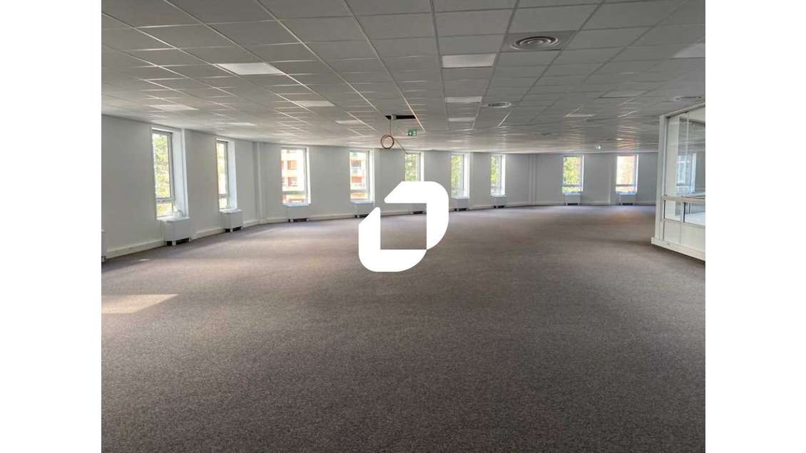 A louer Bureaux 1869m² Cergy