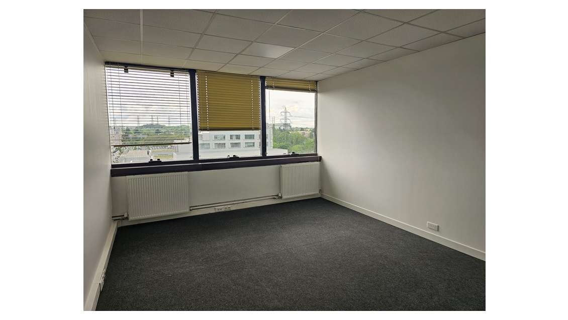 Bureau de 20m² à louer à Cergy Préfecture