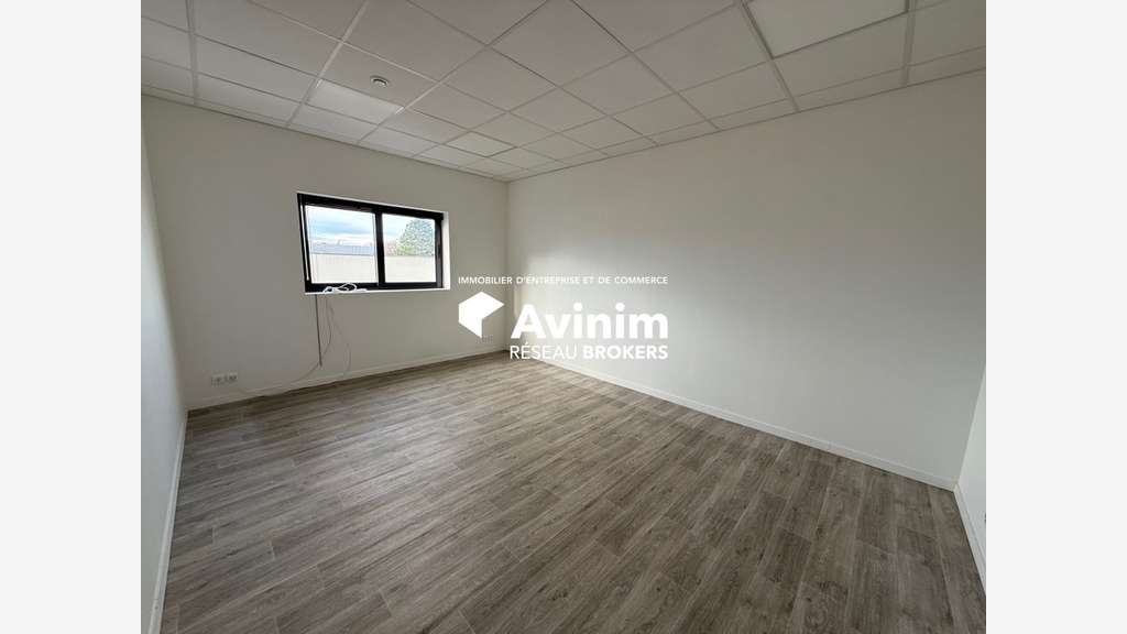 Bureaux à louer 198m² R+1 à Cergy