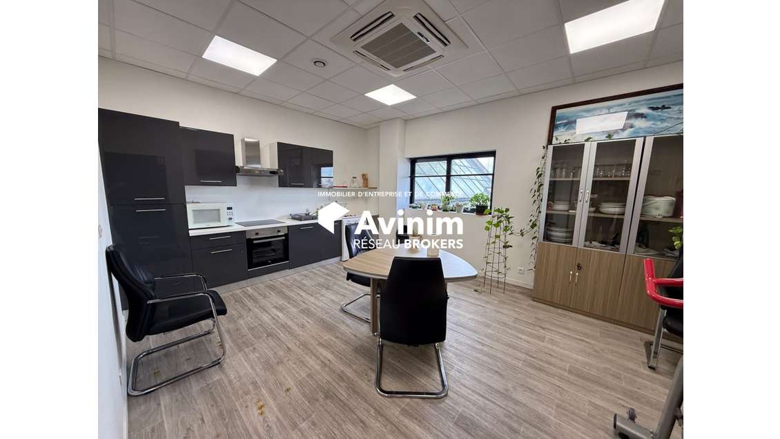 Bureaux à louer 198m² R+1 à Cergy