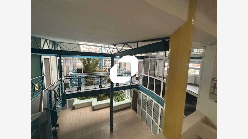 A louer Bureaux 640m² Cergy