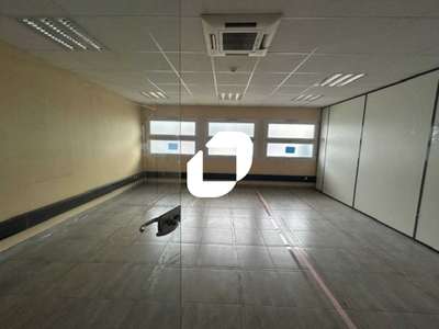 A louer Bureaux 640m² Cergy