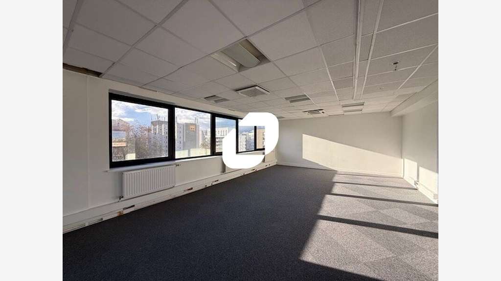 A louer Bureaux 412m² Cergy