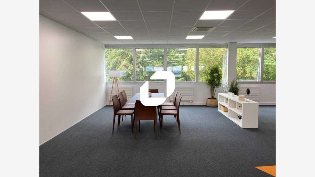A louer Bureaux 412m² Cergy