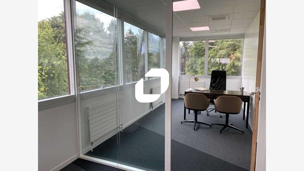 A louer Bureaux 412m² Cergy