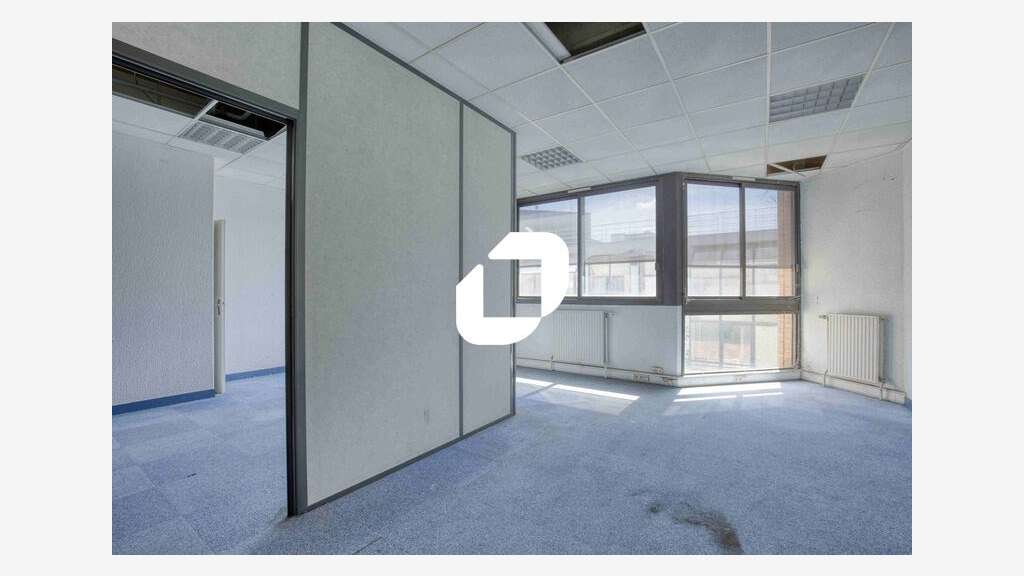 A louer Bureaux 102m² Cergy