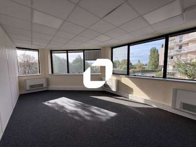 A louer Bureaux 140m² Cergy