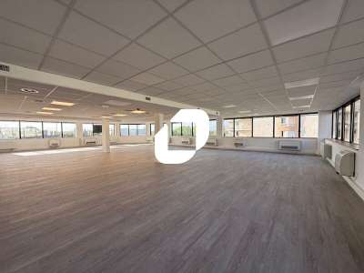 A louer Bureaux 678m² Cergy