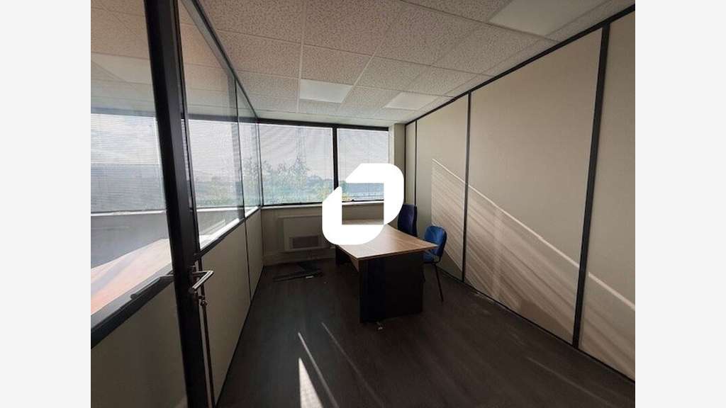 A louer Bureaux 678m² Cergy