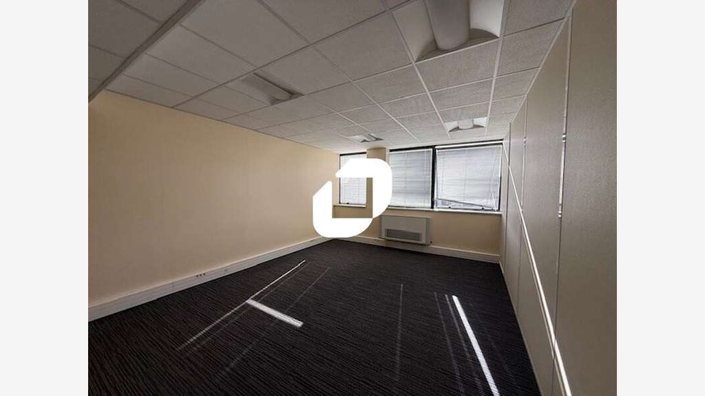 A louer Bureaux 678m² Cergy