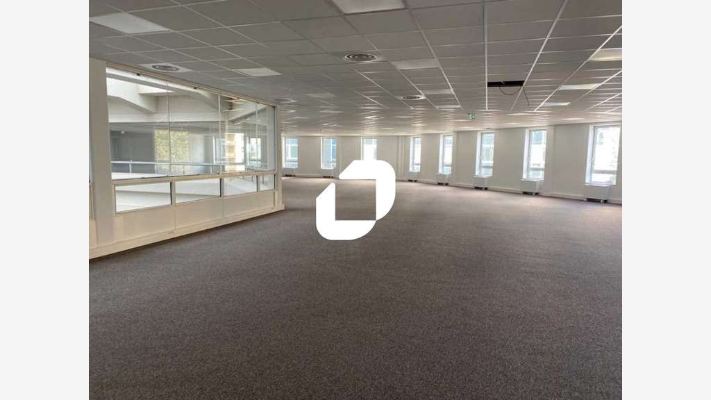 A louer Bureaux 860m² Cergy