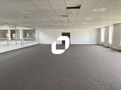 A louer Bureaux 600m² Cergy