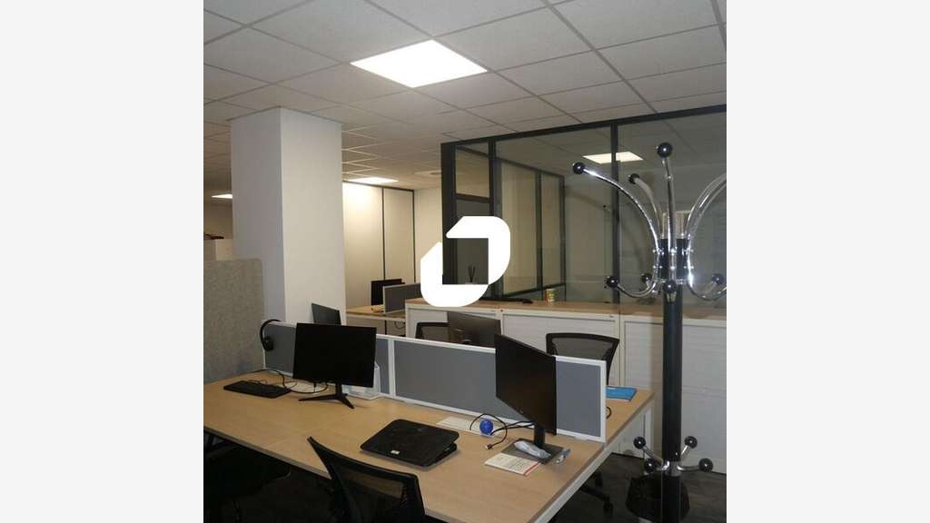 A louer Bureaux 98m² Cergy