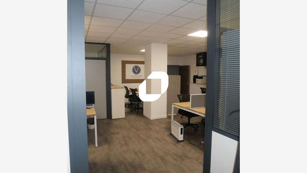 A louer Bureaux 98m² Cergy